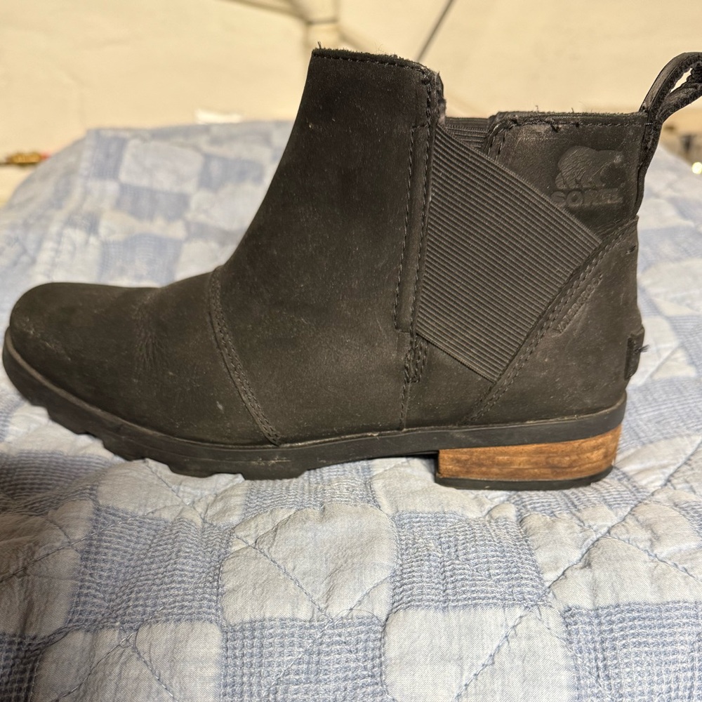 Sorel Black Ankle Boots with Brown Heel
